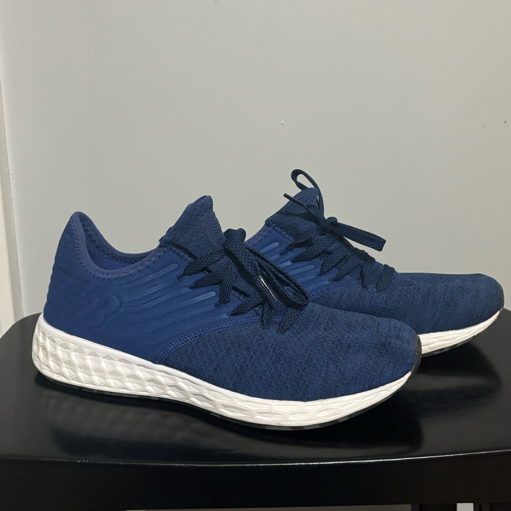 New Balance Men’s Shoe Sized 9.5 in blue